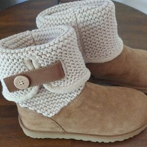 UGG Tan and Cream Knit Cuff Boots NWT 7